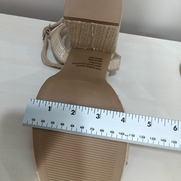 Torrid woven strap sandals 10 wide NWOT - Picture 7 of 8